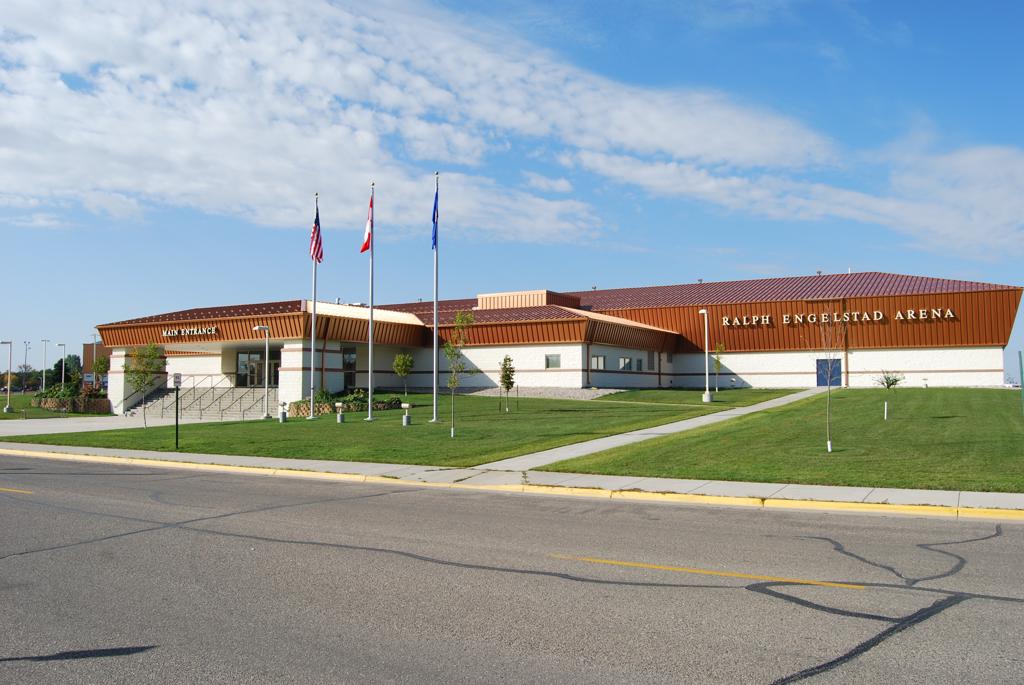 Ralph_Engelstad_Arena_Exterior_large